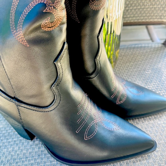 Country Western Boot - Picture 4 of 6